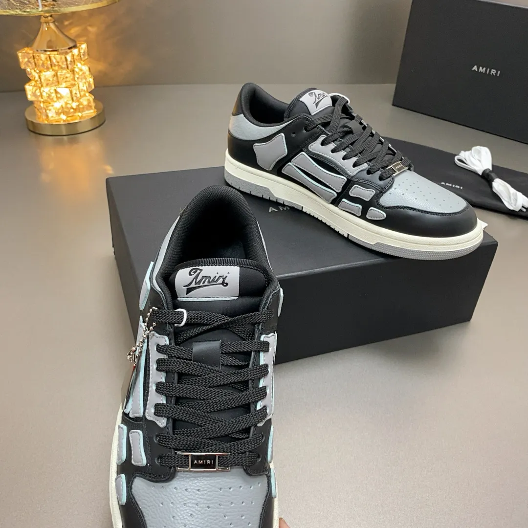 p580🐮🐮AMIRI Couple Style👑 The latest The Pacific Series Couple Style💀🦴Bone Stars Casual Sports Shoes Skateboard Shoes✔️ AMIRI's Pacific shoes are a sneaker that combines luxury and street style. Many celebrities and Internet celebrities have the same style. Its design and workmanship are very exquisite. Made of high-grade cow leather, soft to the touch and highly durable. 💎Fabrics: Original custom imported first-layer cowhide 💎Inner lining: Original customized breathable mesh 💎Foot: Original injection molded one-piece, comfortable, wear-resistant and not tiring for feet 💎Outsole: Original 1:1 molded three-color sole Original outsole 💎Sole thickness: 3CM 💎Size: Female 35-40 Male 39-46 💎Price; Top version 👑Special remarks Remark: (Female size 34 40 . Men's sizes 38 45 46 are customized and cannot be returned or exchanged. Please note when ordering! Thank you🤝🤝